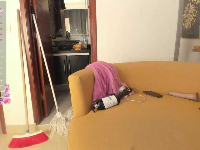 amina-hafssa online show from August 14, 2:04 am