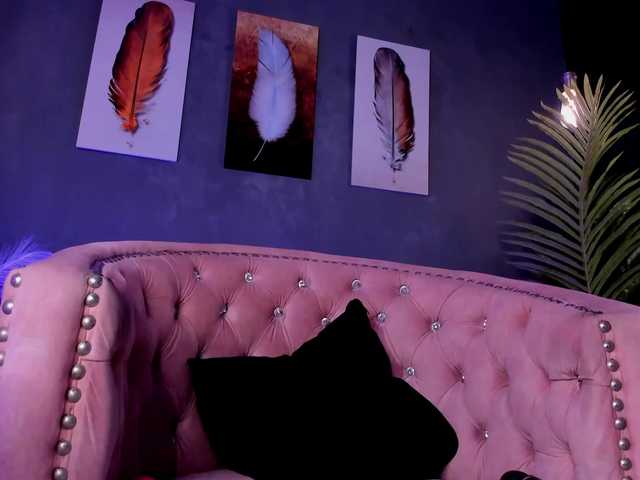 amyevans online show from August 5, 10:19 pm