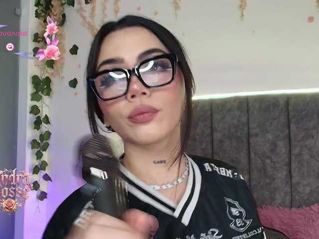 andraarosse online show from August 14, 1:42 am