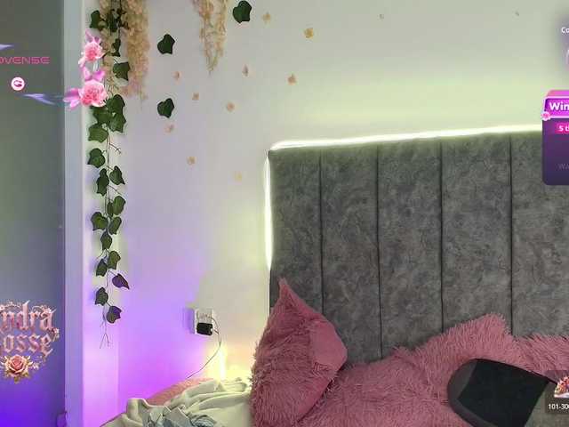 andraarosse online show from August 14, 2:48 am