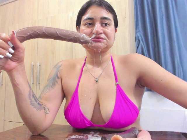 andreitatrujillo online show from May 22, 11:29 pm