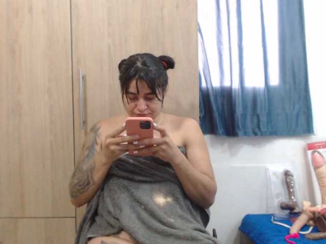 andreitatrujillo online show from May 23, 10:12 pm