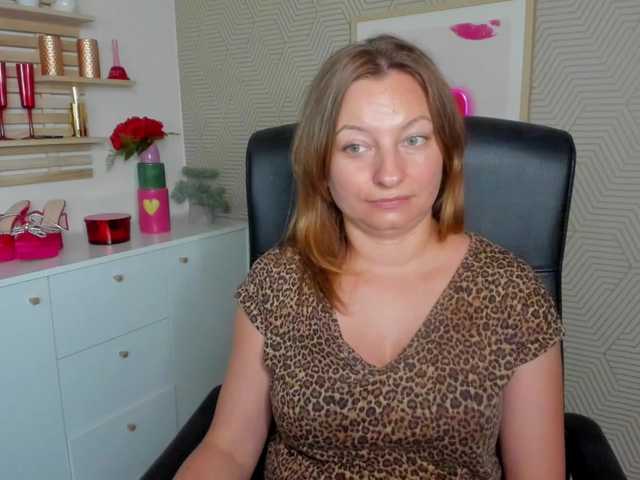 angelaLove13 online show from August 12, 9:22 am