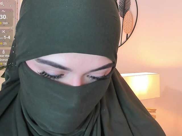 anna-henao online show from August 7, 5:51 am