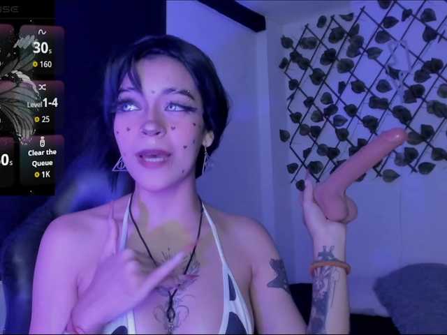 annykiittyy online show from April 8, 5:39 am