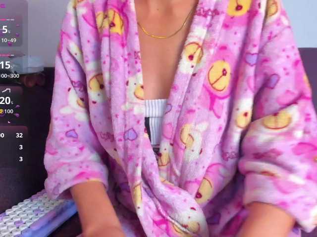 ashley-jenner online show from August 11, 4:47 am