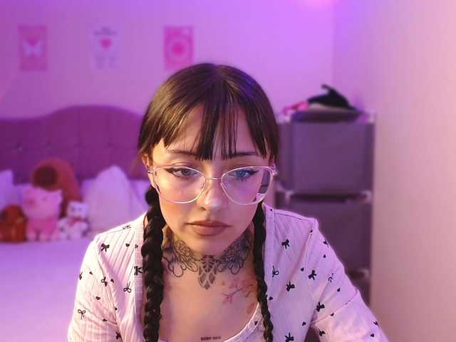 azuna1 online show from August 7, 5:46 pm