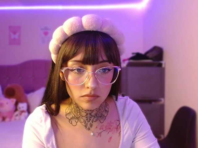azuna1 online show from August 18, 4:46 pm