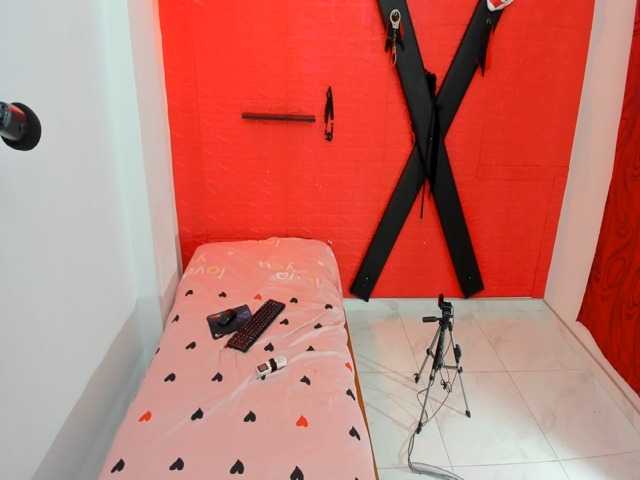 bdsmforever18 online show from August 9, 6:36 am