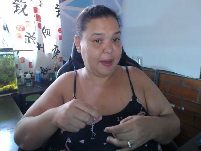 beautifulchubbyqueen online show from August 9, 2:40 pm