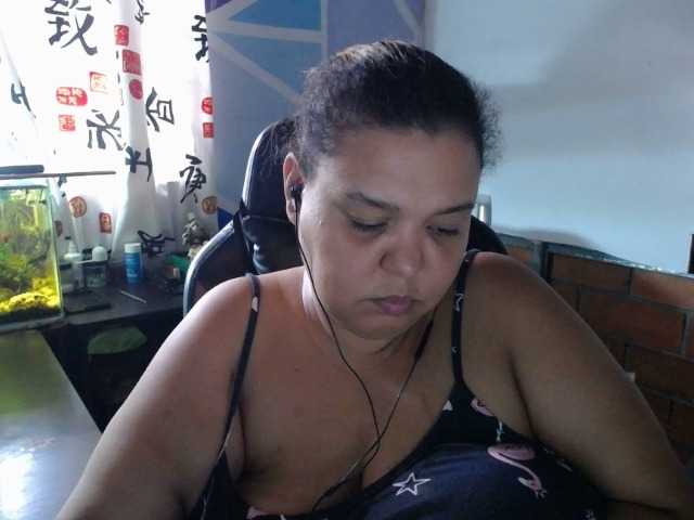 beautifulchubbyqueen online show from August 9, 10:11 pm