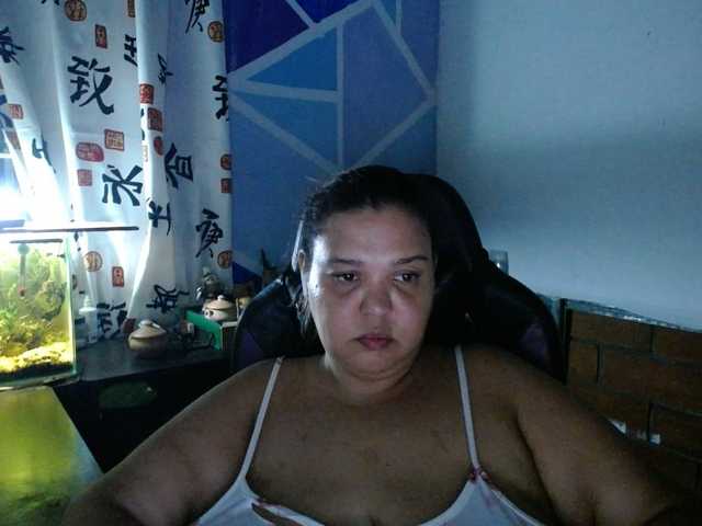 beautifulchubbyqueen online show from August 12, 3:09 am