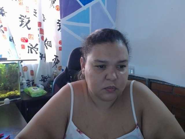 beautifulchubbyqueen online show from August 12, 1:46 pm