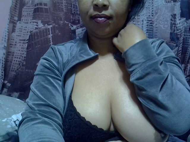 bigass-tits online show from July 22, 11:29 pm