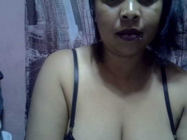 bigass-tits online show from August 3, 6:59 pm