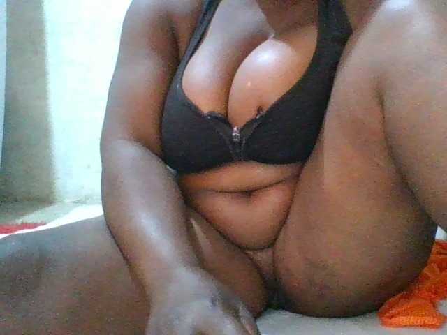 bigboobies2 online show from June 28, 5:10 am