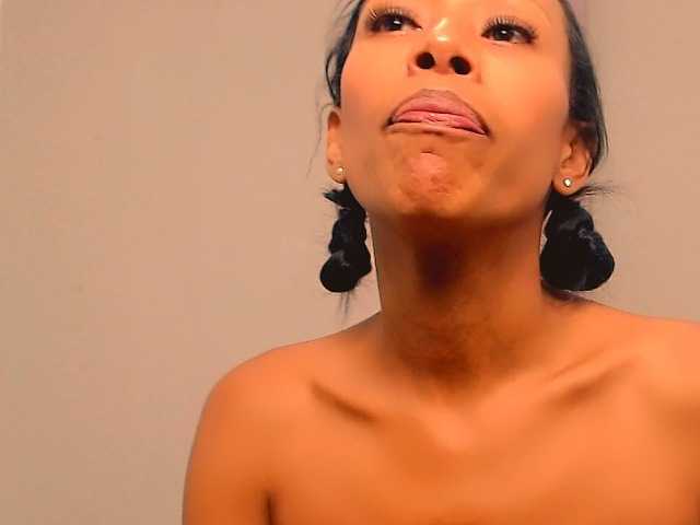 bitch-naughty online show from August 1, 7:31 pm