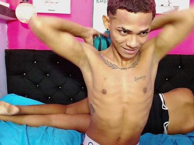 blacktwinks online show from August 7, 10:32 pm