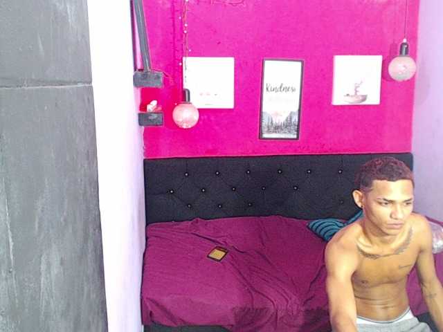 blacktwinks online show from August 10, 9:27 pm