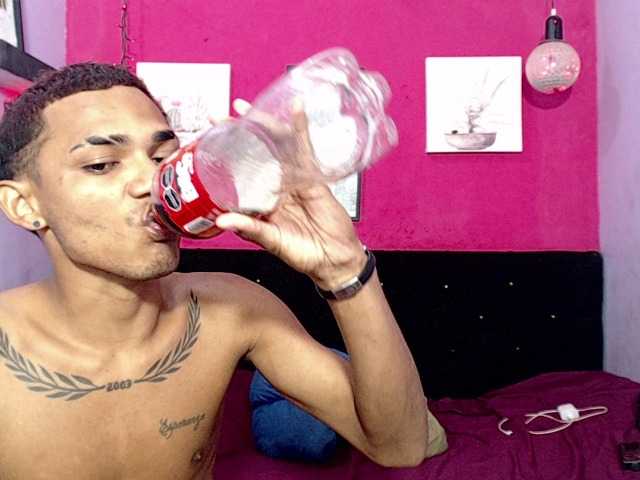 blacktwinks online show from August 11, 10:56 pm