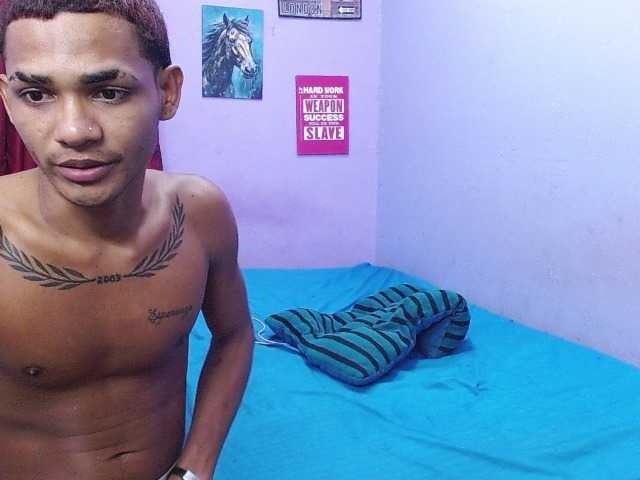 blacktwinks online show from August 13, 5:43 am