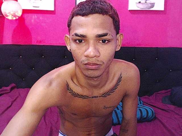 blacktwinks online show from August 14, 10:13 pm