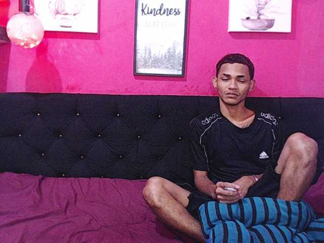 blacktwinks online show from August 15, 2:37 am