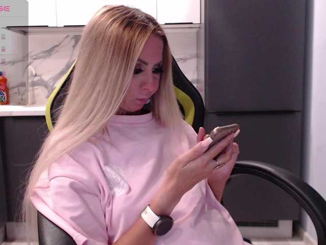 blondalina online show from August 8, 10:21 pm