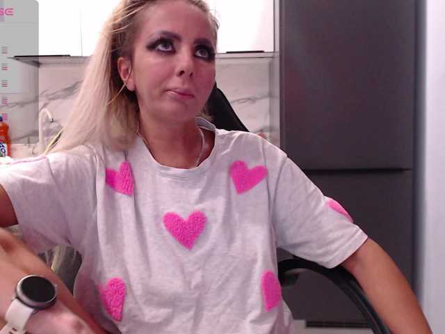 blondalina online show from August 9, 8:21 pm