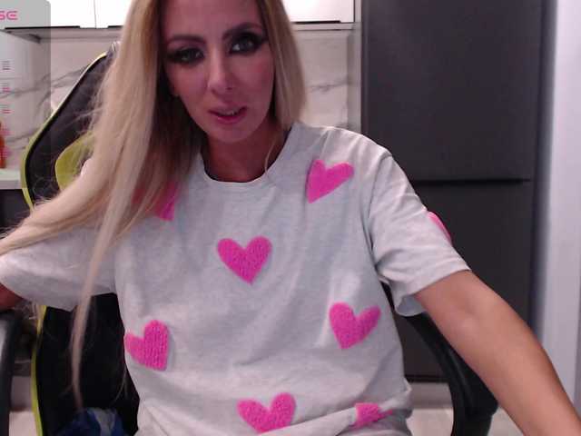 blondalina online show from August 10, 12:01 am