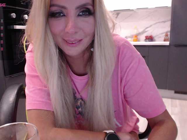 blondalina online show from August 12, 9:28 pm