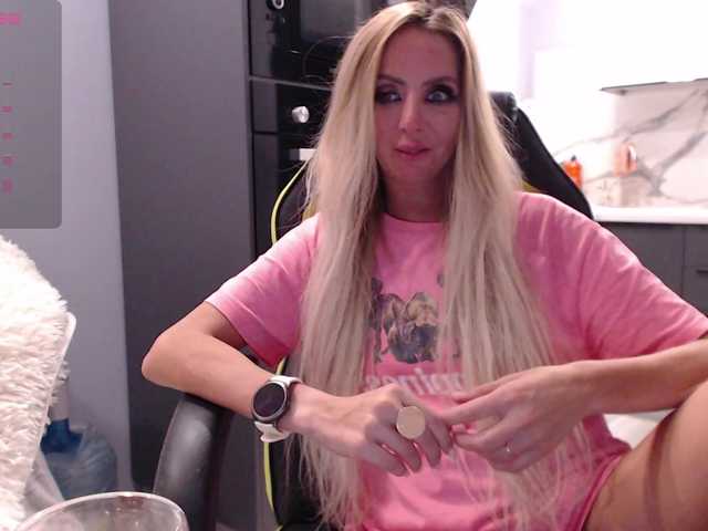 blondalina online show from August 12, 11:40 pm