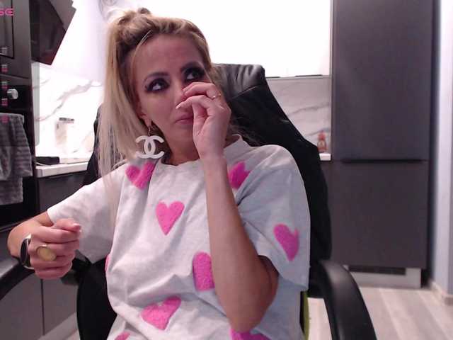 blondalina online show from August 14, 9:51 pm