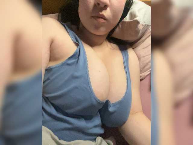 blue-moonlight online show from March 5, 10:39 pm
