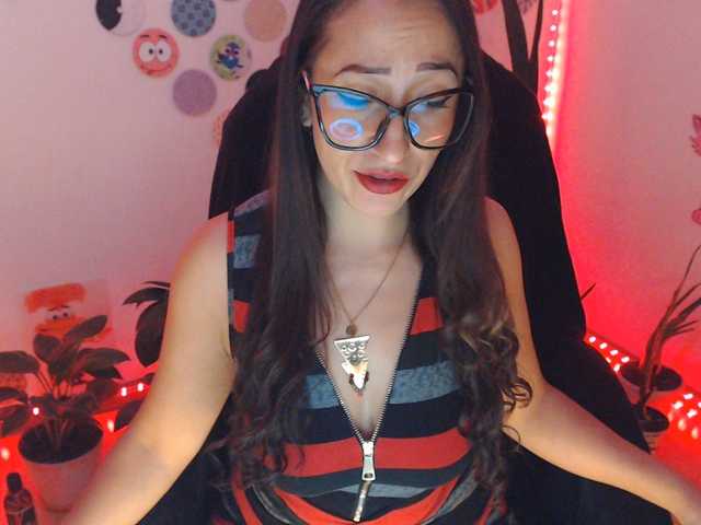 bomboncita288 online show from July 12, 5:25 am