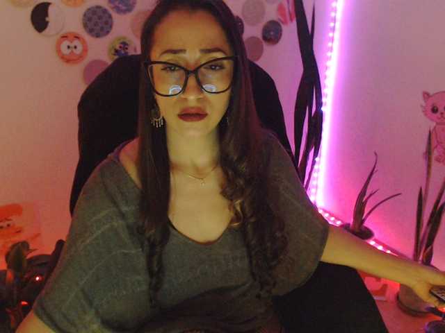 bomboncita288 online show from July 19, 3:30 am