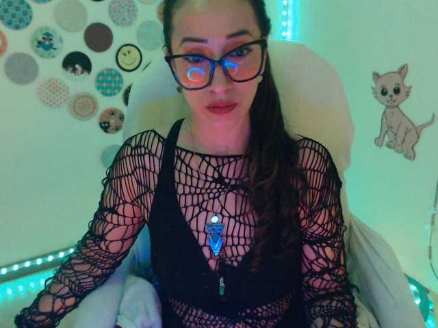 bomboncita288 online show from August 15, 9:02 am
