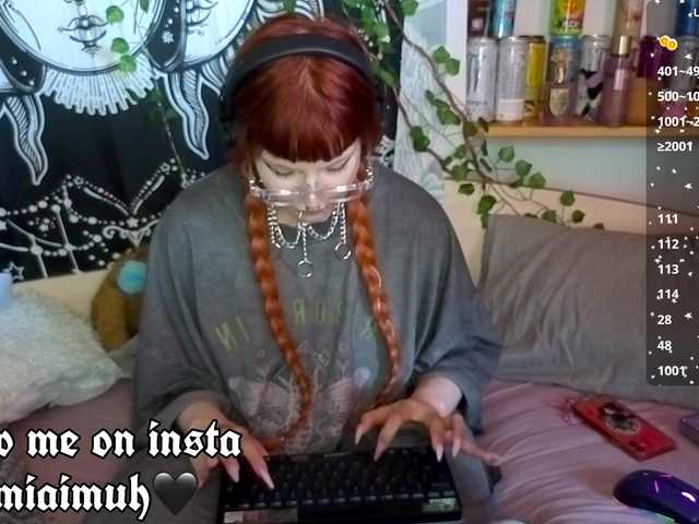 bornindark online show from August 12, 6:43 pm