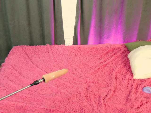 britneyfox online show from August 5, 10:02 am