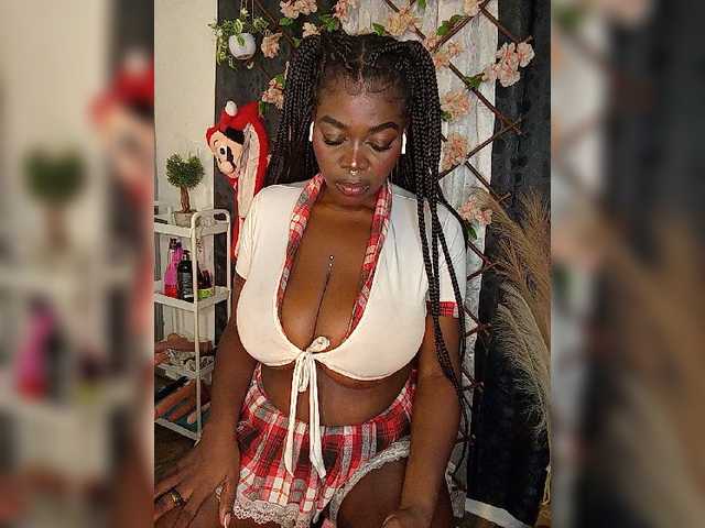 brytany05 online show from July 27, 4:34 pm