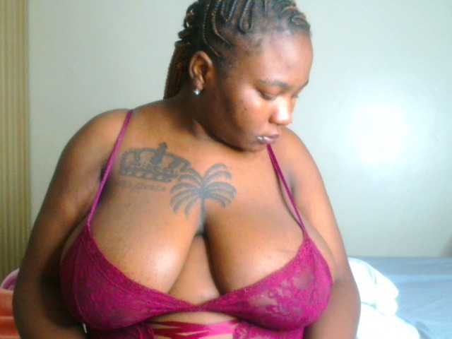 bustymelons69 online show from July 25, 6:01 pm