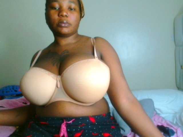 bustymelons69 online show from August 1, 6:47 pm