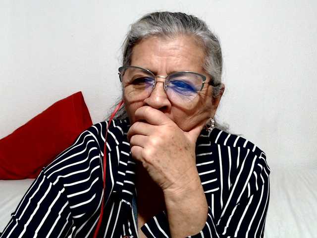 candy-mature online show from August 12, 10:12 pm