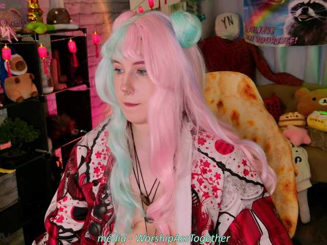 candy-yeah online show from July 27, 3:23 am