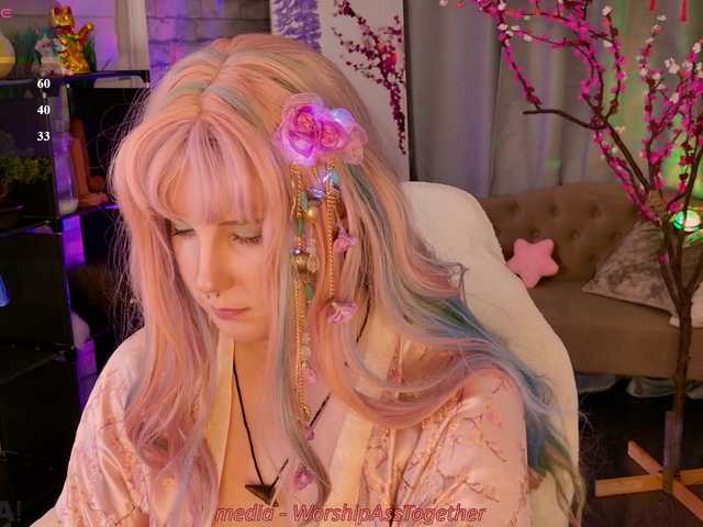 candy-yeah online show from July 30, 7:20 pm