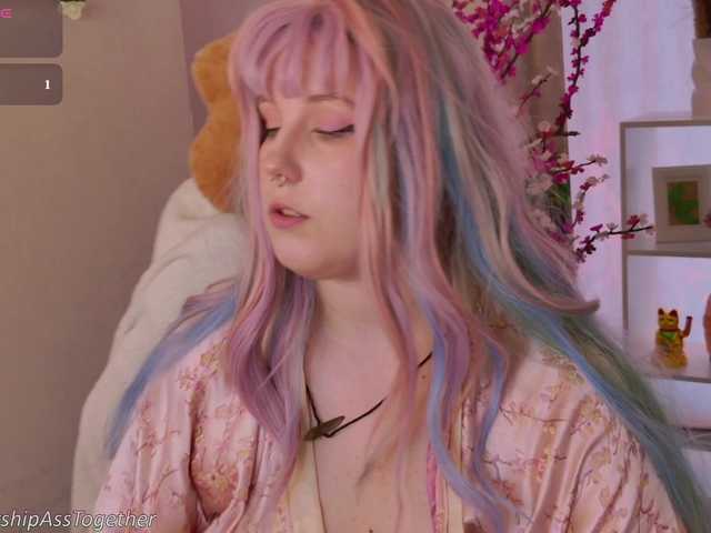 candy-yeah online show from August 2, 7:15 am
