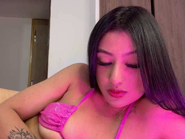 candyhott9a online show from August 1, 11:00 pm