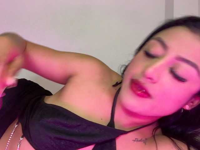 candyhott9a online show from August 14, 9:18 pm