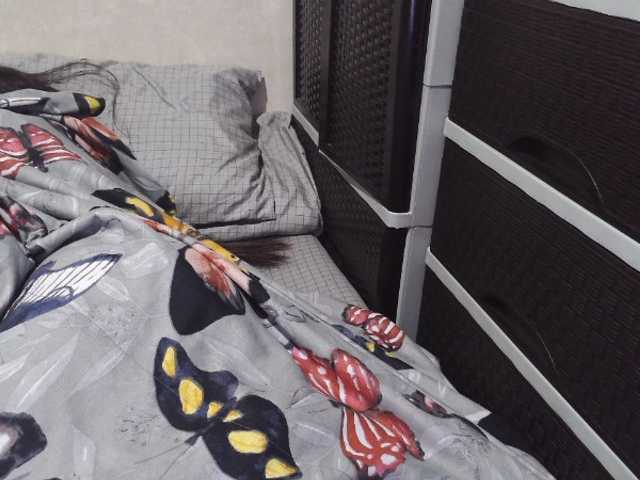 candyshane online show from August 12, 9:22 am