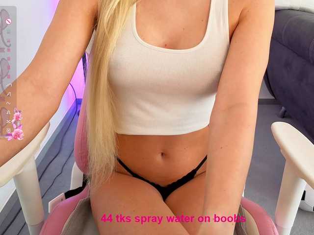 cantfitmybra online show from July 13, 4:02 pm